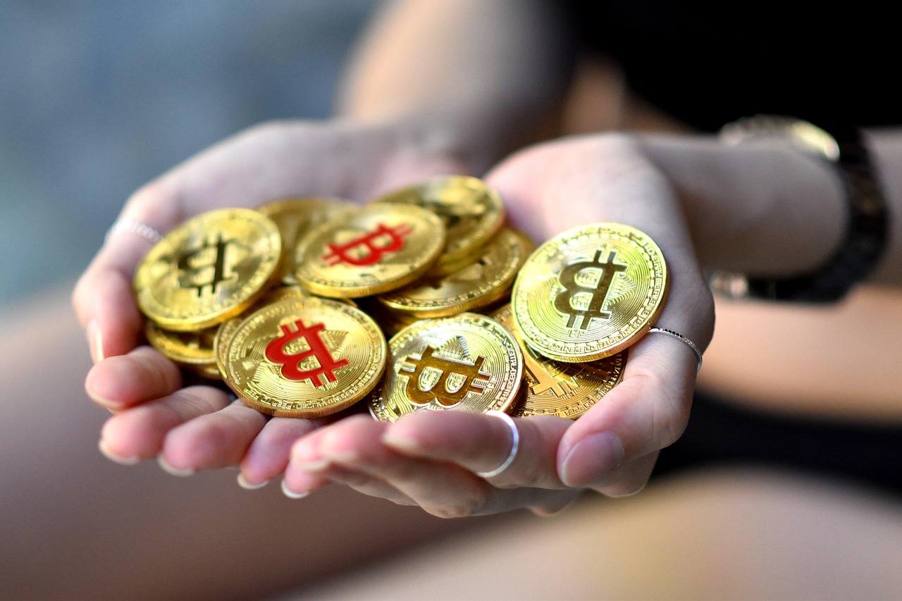 Analyzing Bitcoin’s Price Correlation with Stock Markets