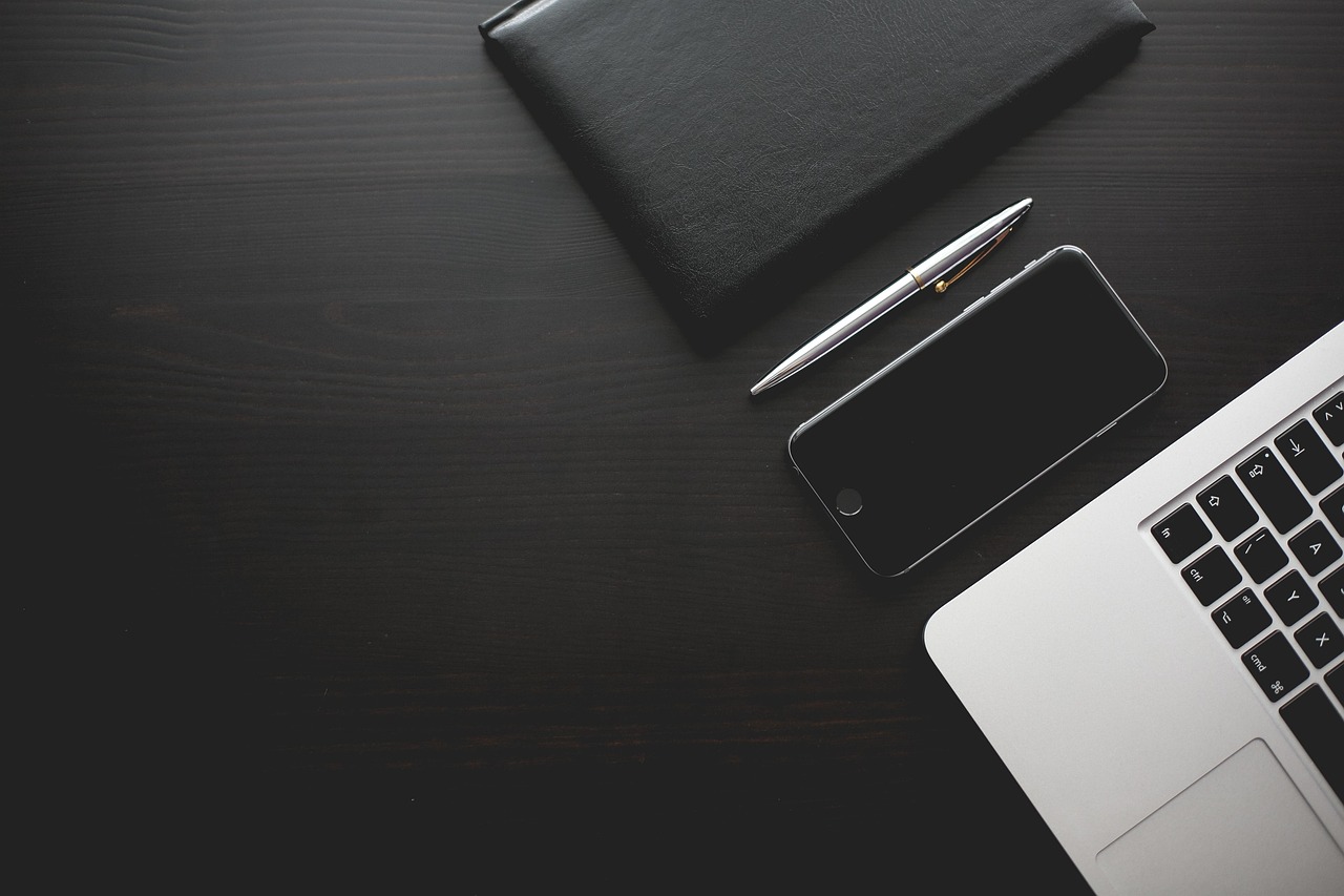 Office, desk, smartphone — Cute & Creative Username Ideas for Your Instagram Profile