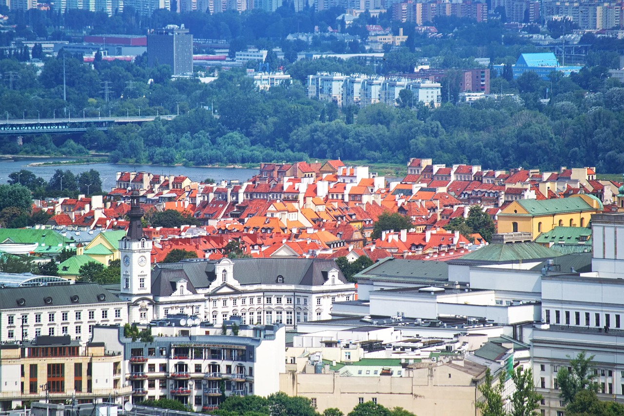 The Key Differences Between Residential and Commercial Roofers